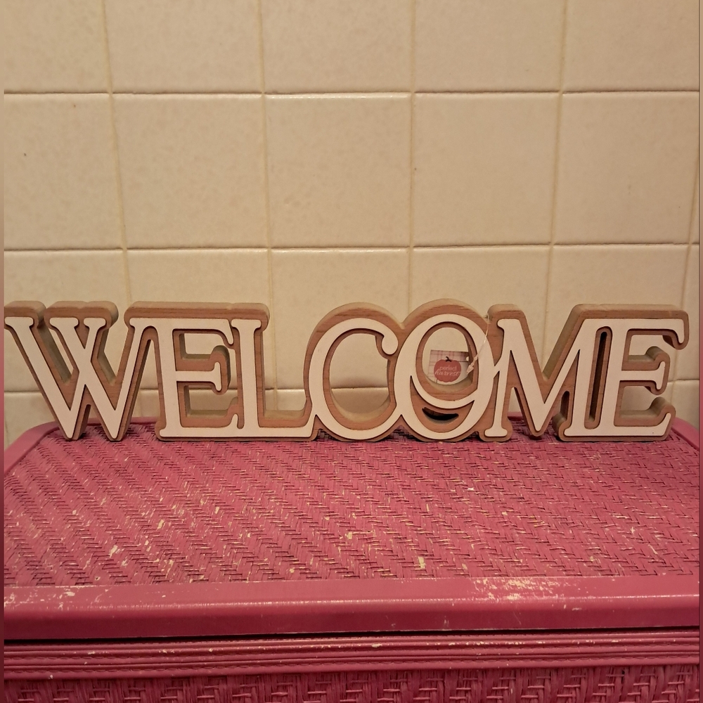 Wooden Welcome Sign - Brown and Cream